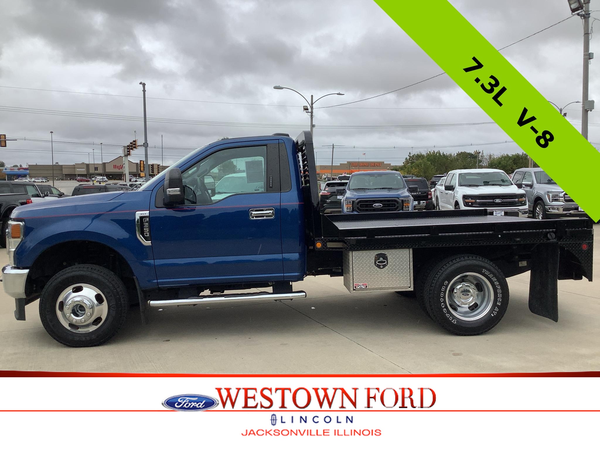 2022 Ford F-350 Super Duty Chassis Cab XLT