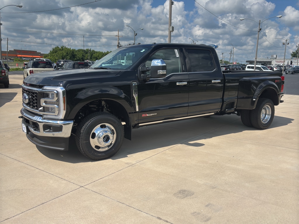 New 2026 Ford F-350 Lariat Truck Crew Cab