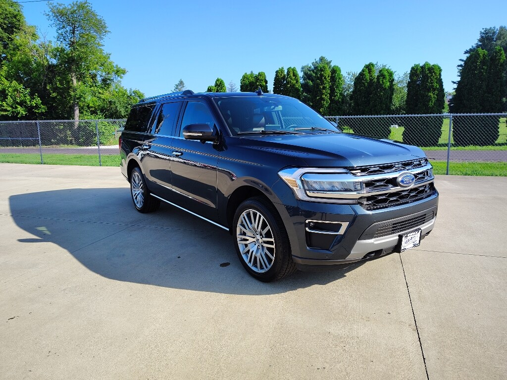 2023 Ford Expedition MAX Limited photo 2