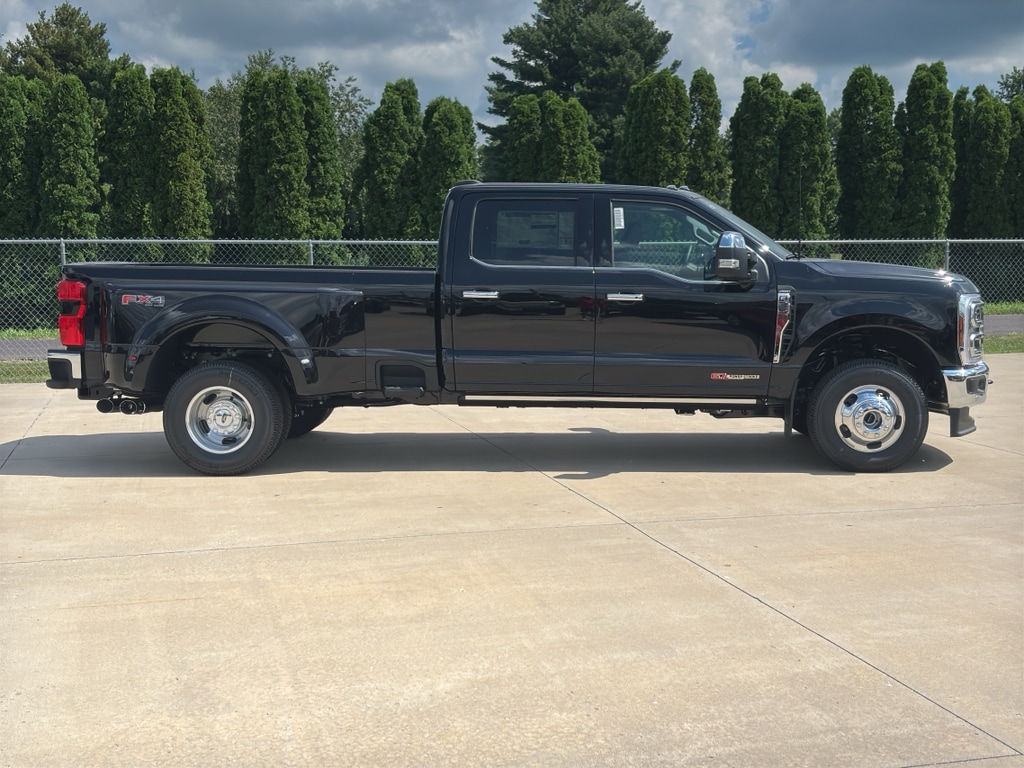 New 2026 Ford F-350 Lariat Truck Crew Cab