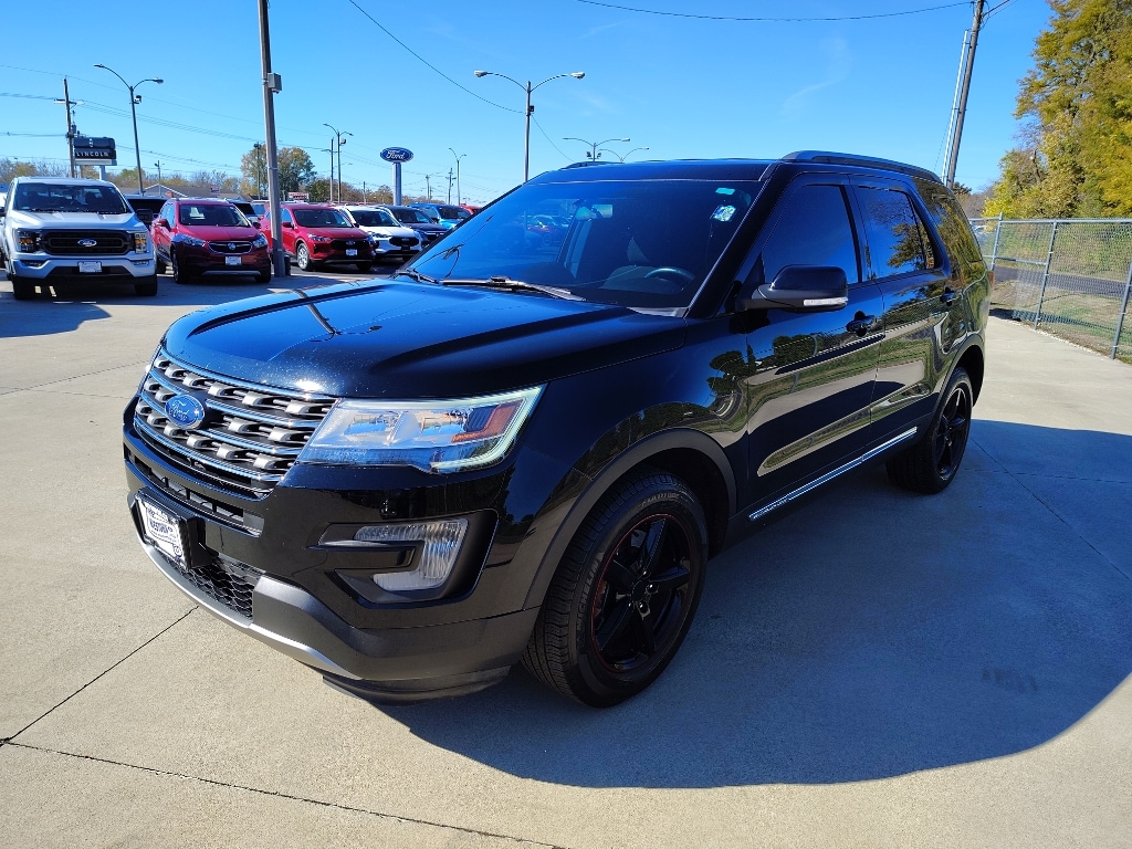 Used 2017 Ford Explorer XLT SUV
