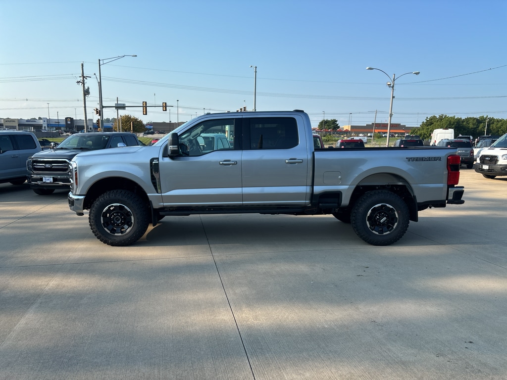 New 2027 Ford F-250 XLT Truck Crew Cab