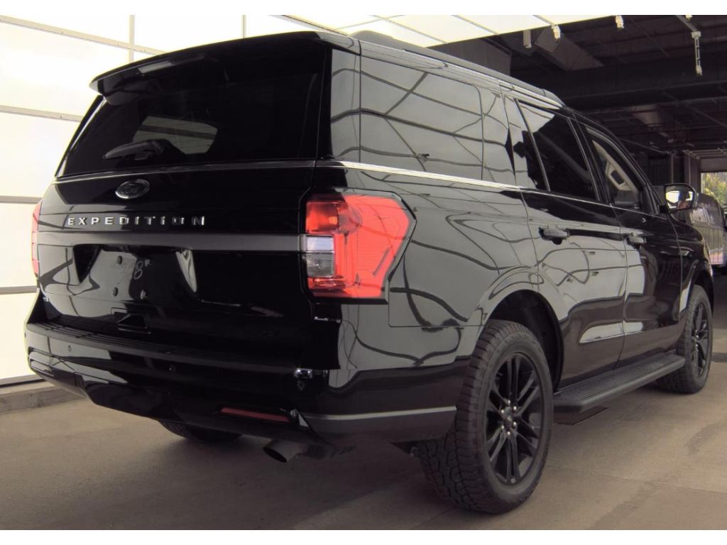 2024 Ford Expedition XLT photo 2