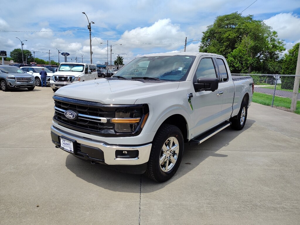 2024 Ford F-150 XLT photo 2