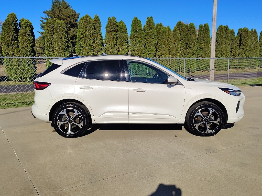 Used 2024 Ford Escape ST-Line Select SUV