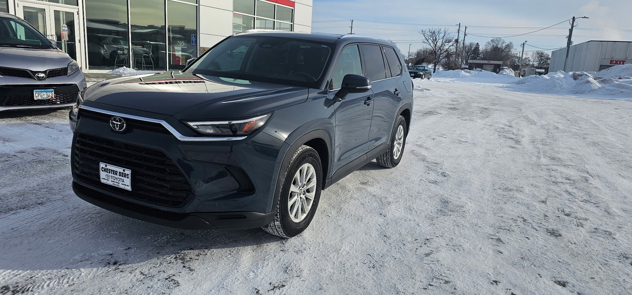 Used 2024 Toyota Grand Highlander XLE with VIN 5TDAAAB53RS011150 for sale in Bemidji, Minnesota