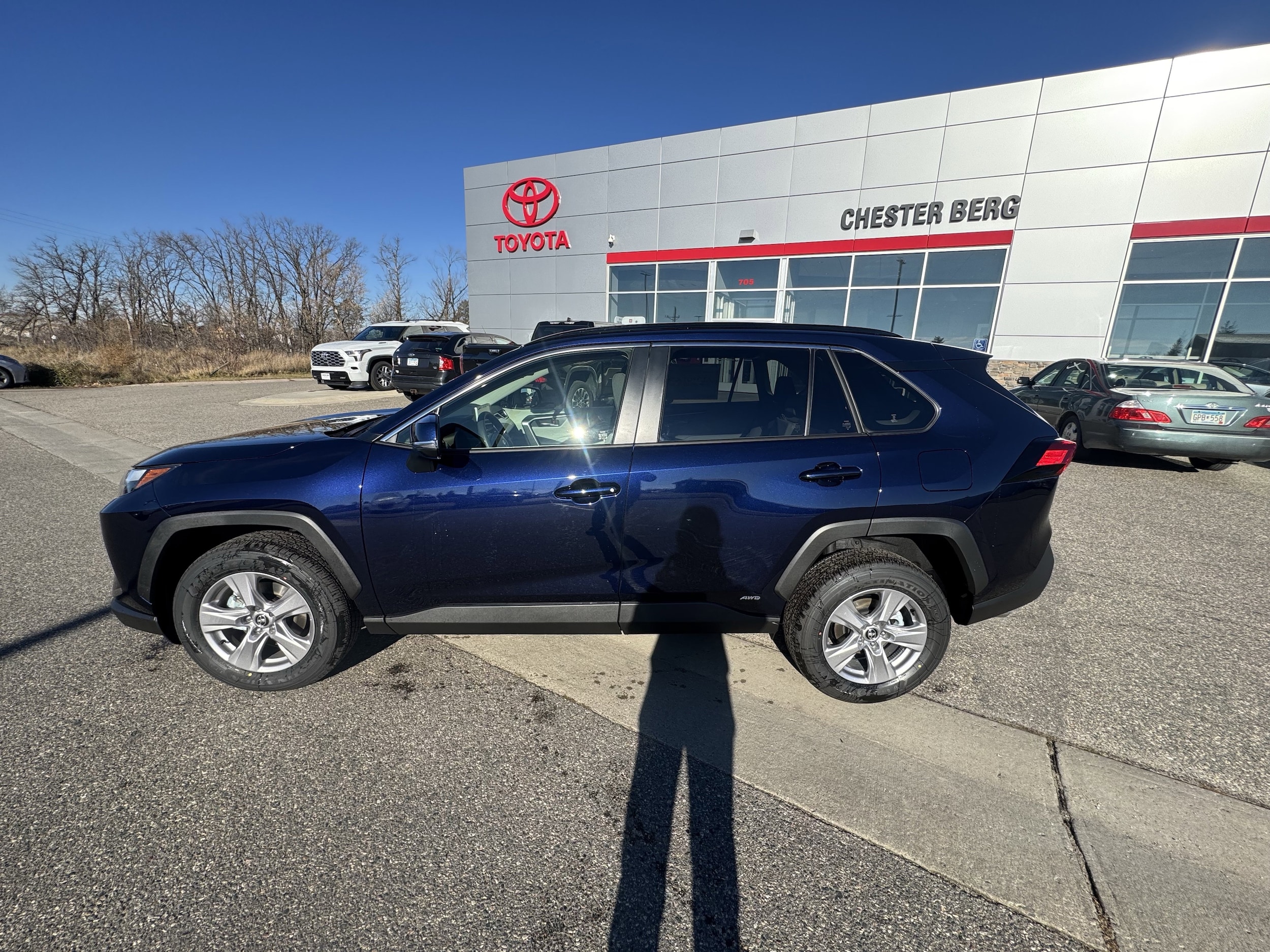 2025 Toyota RAV4 XLE's photo