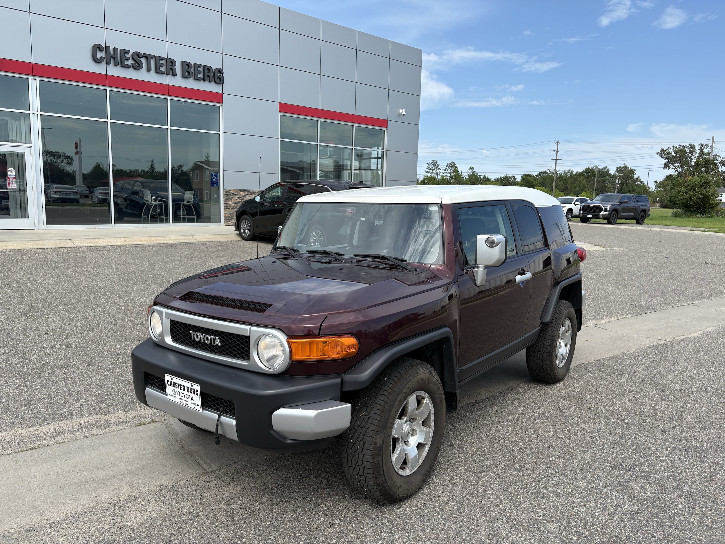 Used 2007 Toyota FJ Cruiser Base with VIN JTEBU11F370088814 for sale in Bemidji, Minnesota