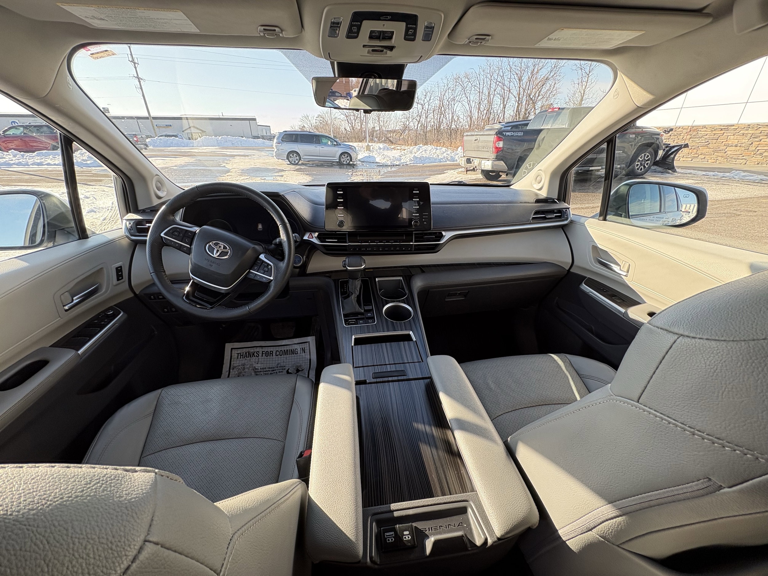 2023 Toyota Sienna Limited - Photo 9