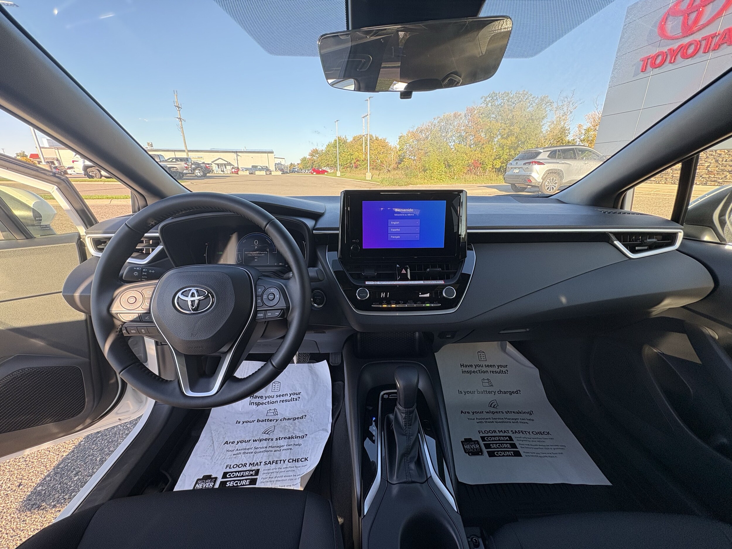 2026 Toyota Corolla SE - Photo 12