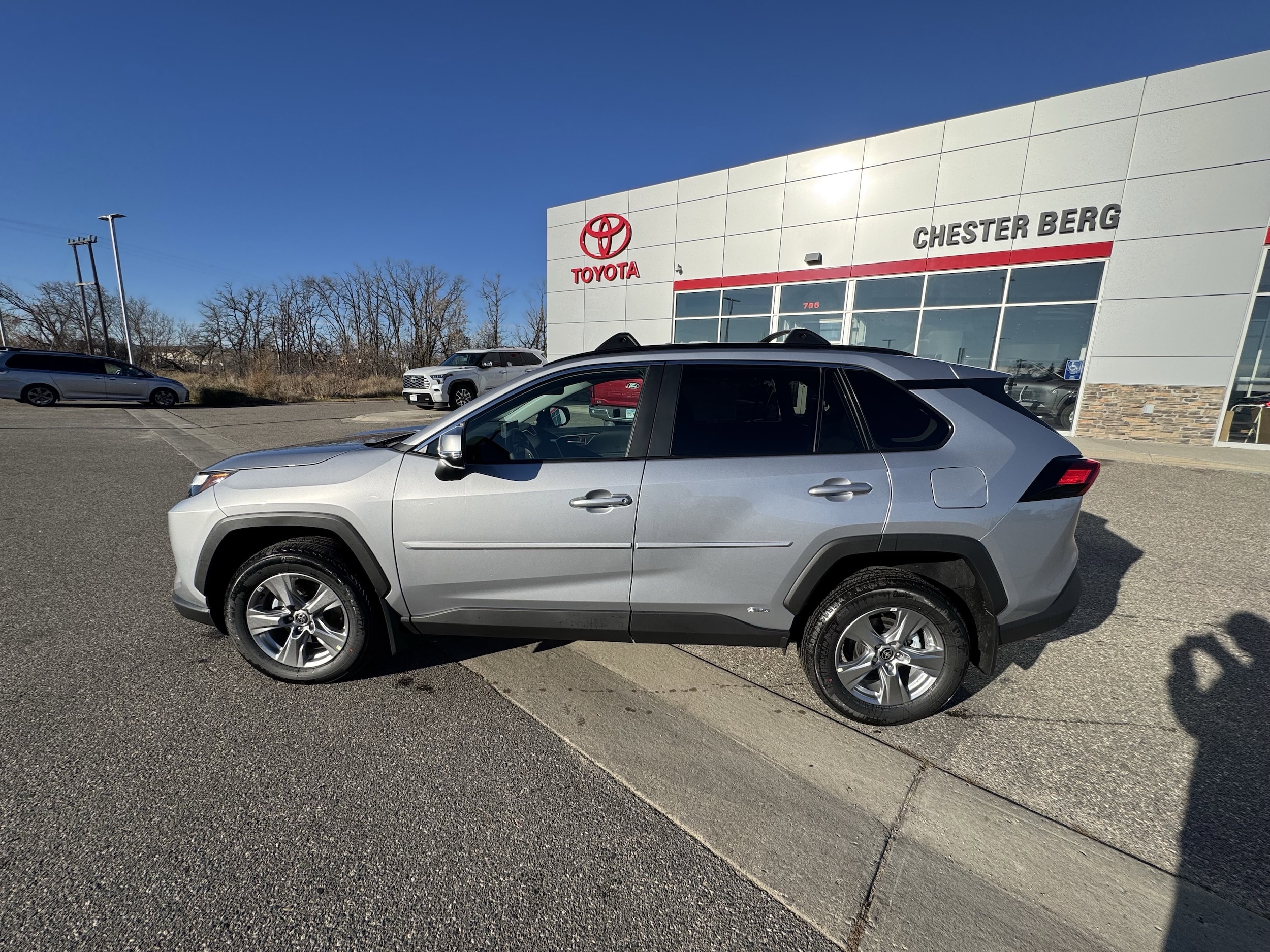 2025 Toyota RAV4 XLE's photo