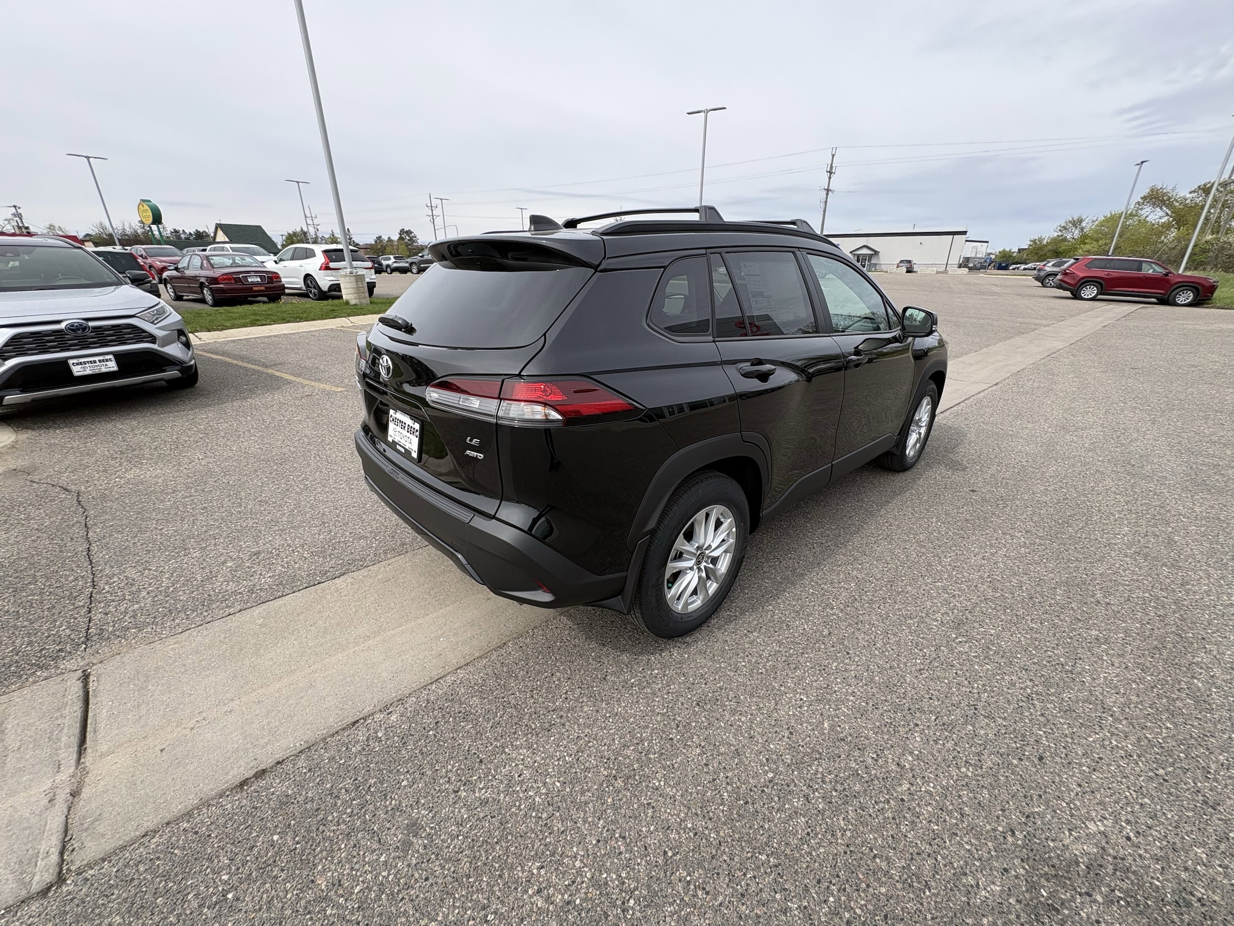 2026 Toyota Corolla Cross LE - Photo 6
