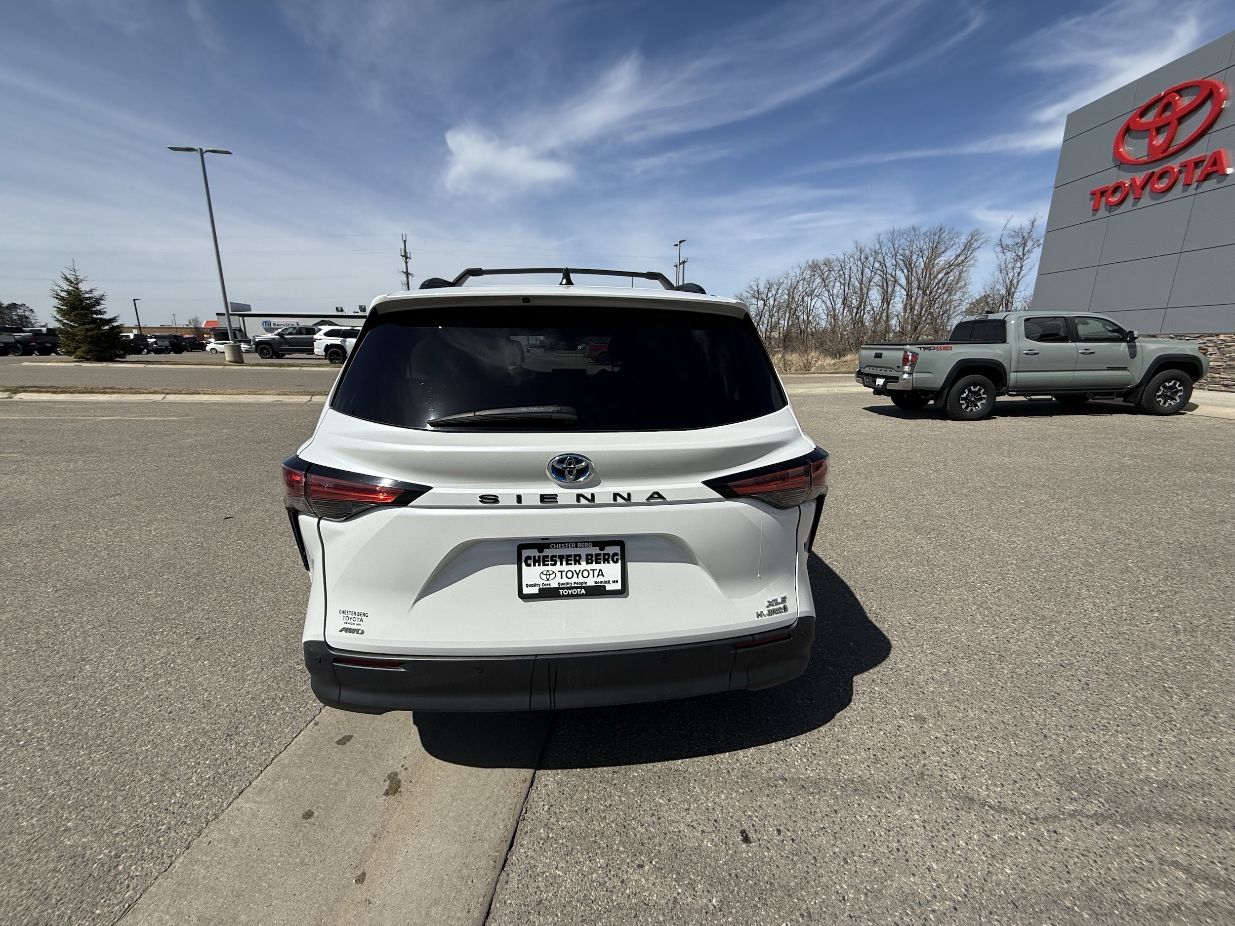 2022 Toyota Sienna XLE - Photo 7