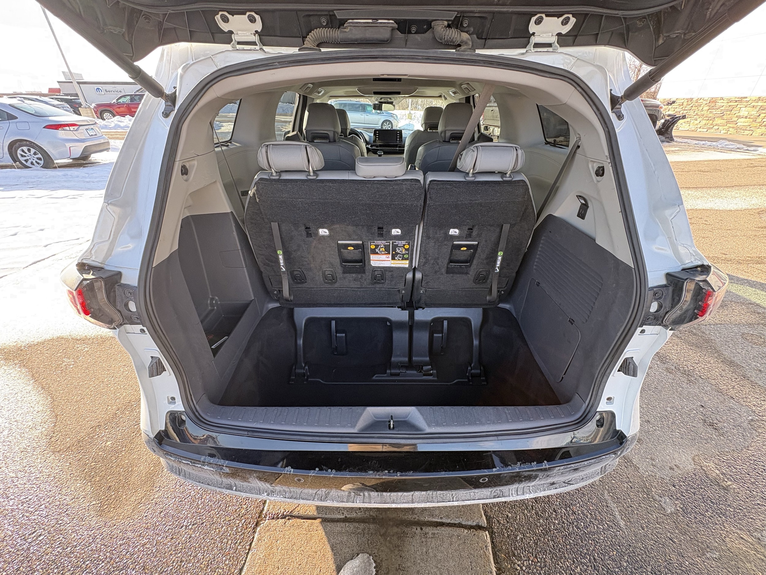 2023 Toyota Sienna Limited - Photo 11