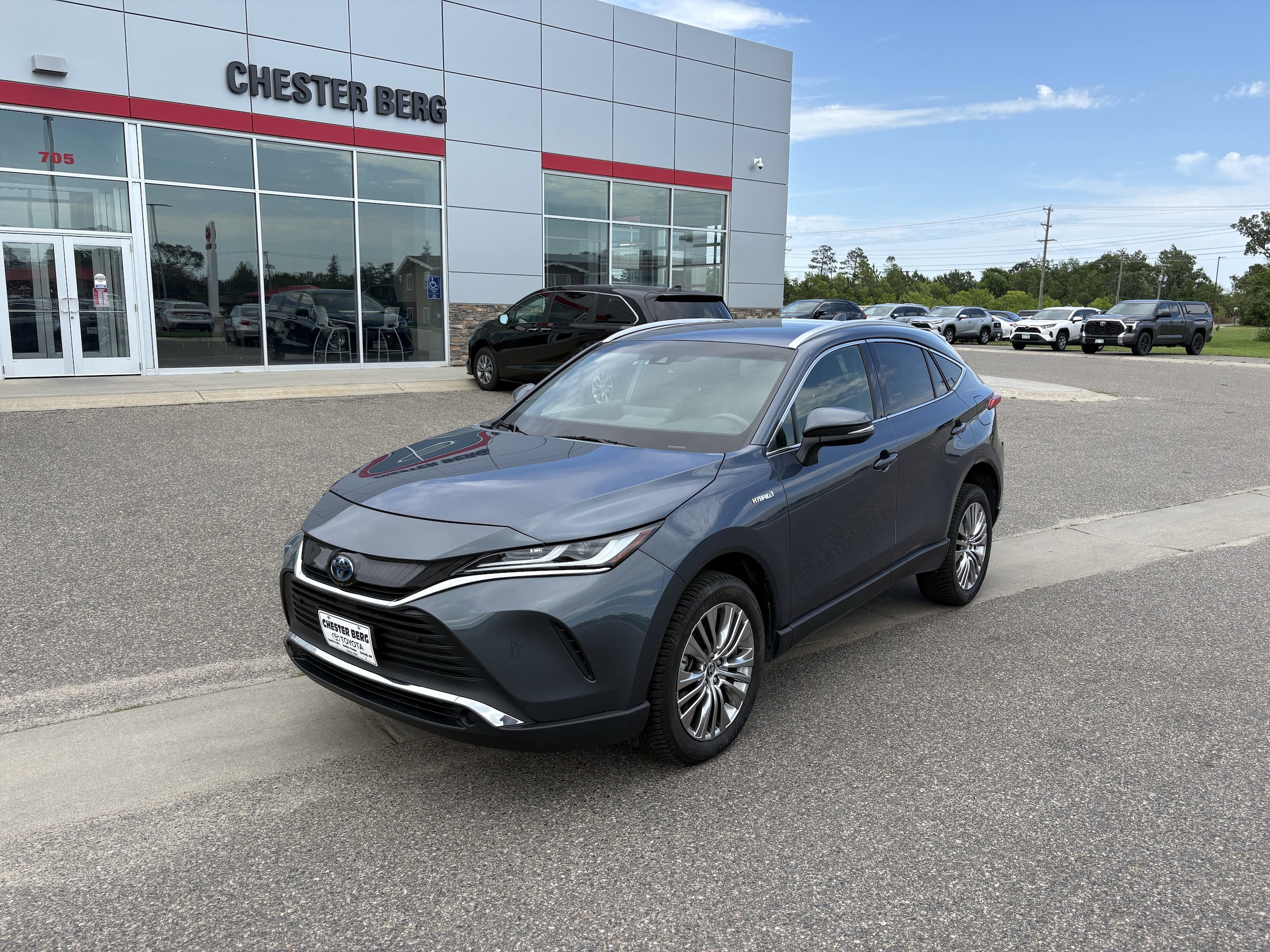 Used 2021 Toyota Venza XLE with VIN JTEAAAAH0MJ037136 for sale in Bemidji, Minnesota