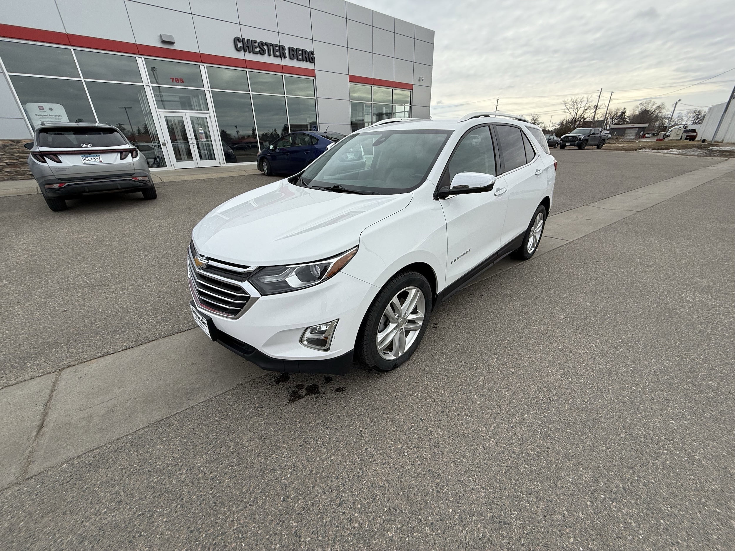 Used 2020 Chevrolet Equinox Premier with VIN 3GNAXYEX6LS552269 for sale in Bemidji, Minnesota