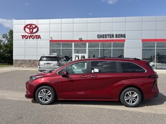 2026 Toyota Sienna XLE 7 PASSENGER