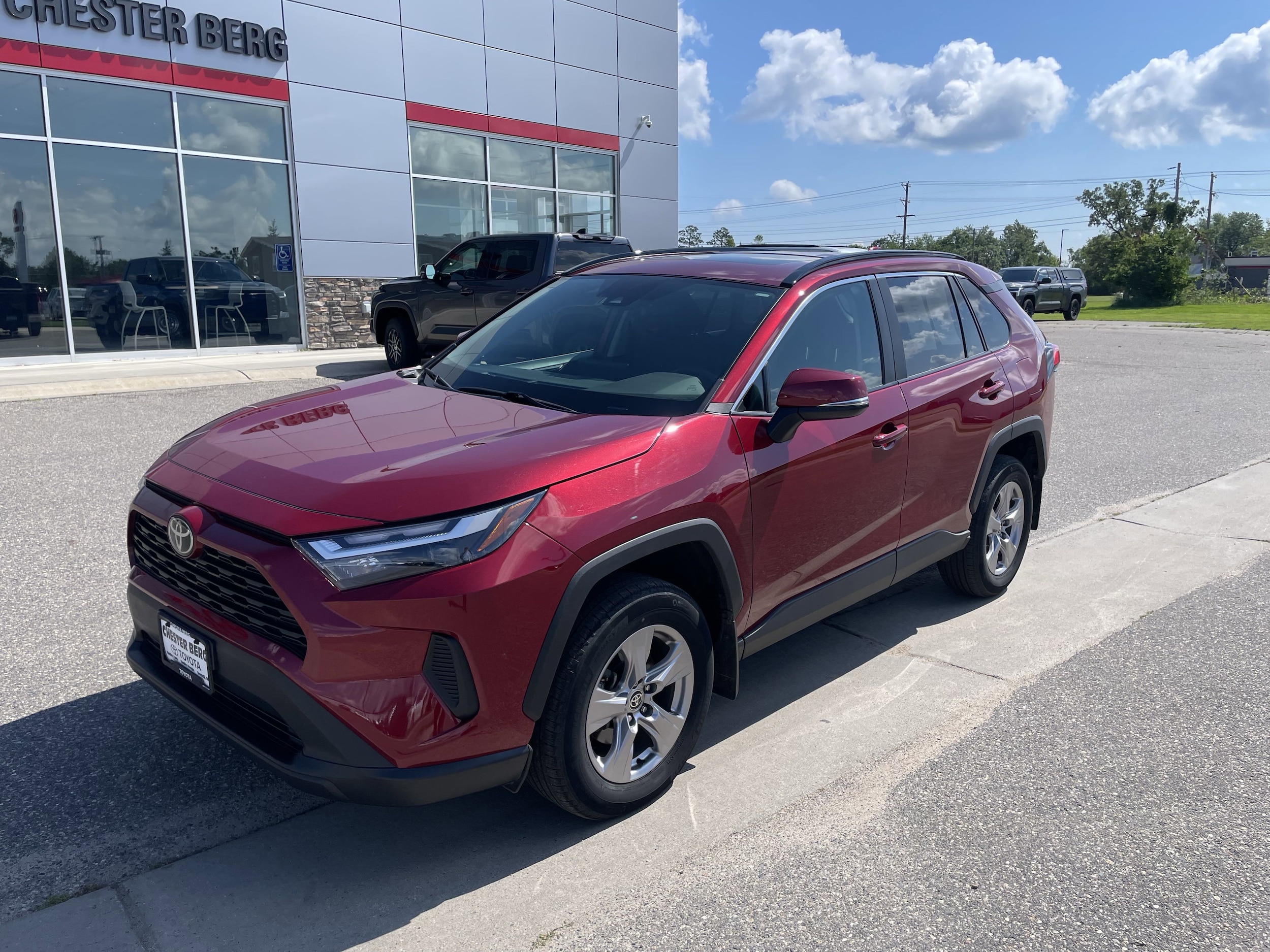 Used 2022 Toyota RAV4 XLE with VIN 2T3P1RFVXNW306807 for sale in Bemidji, Minnesota