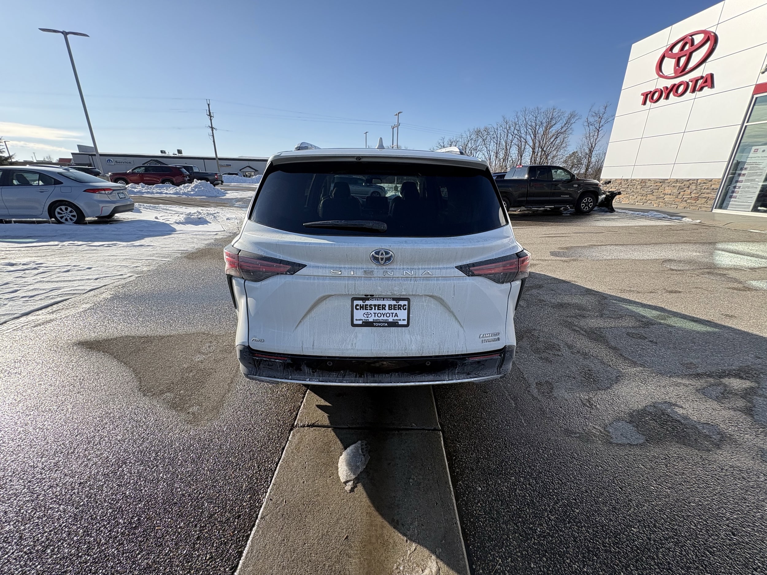2023 Toyota Sienna Limited - Photo 6