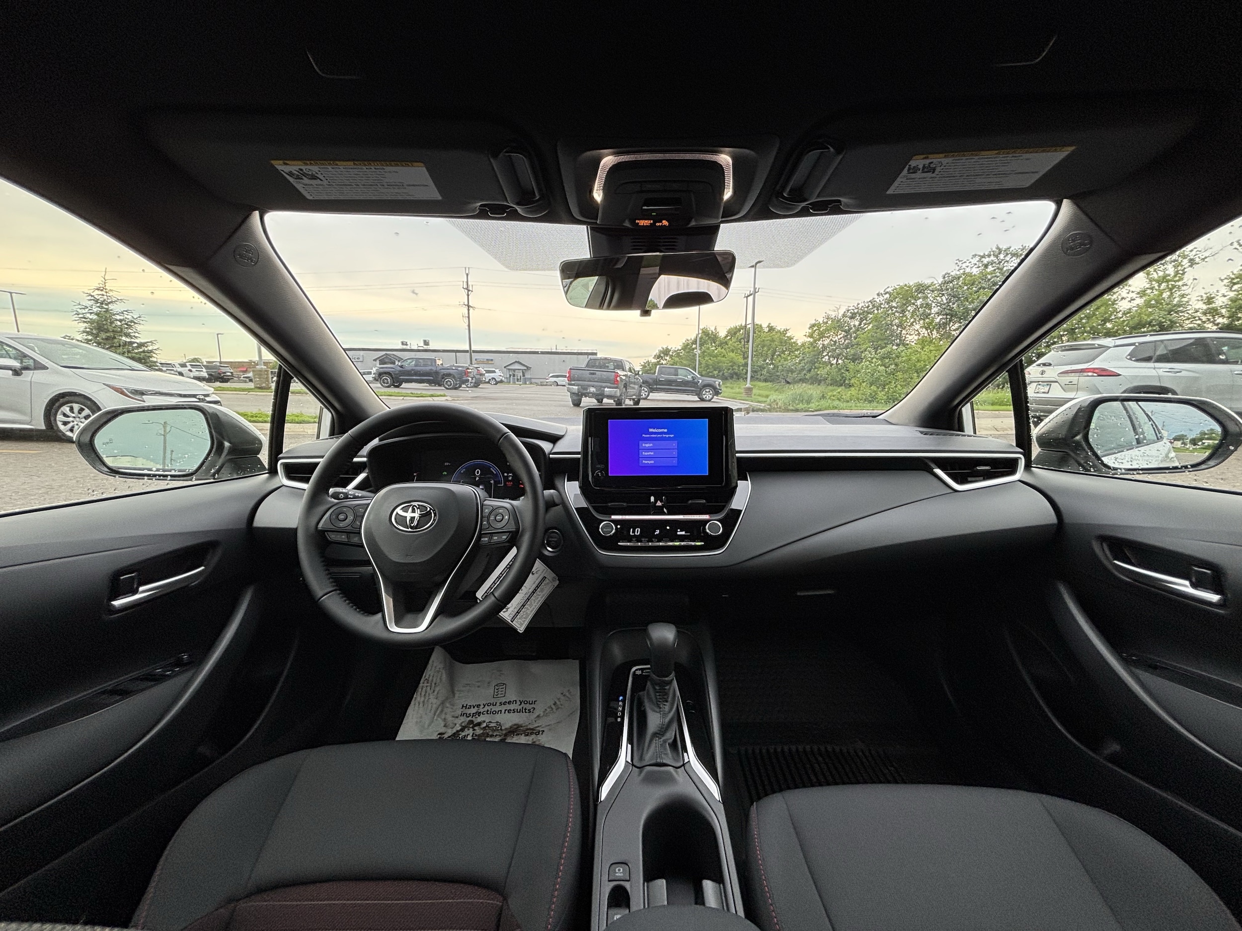 2026 Toyota Corolla SE - Photo 9