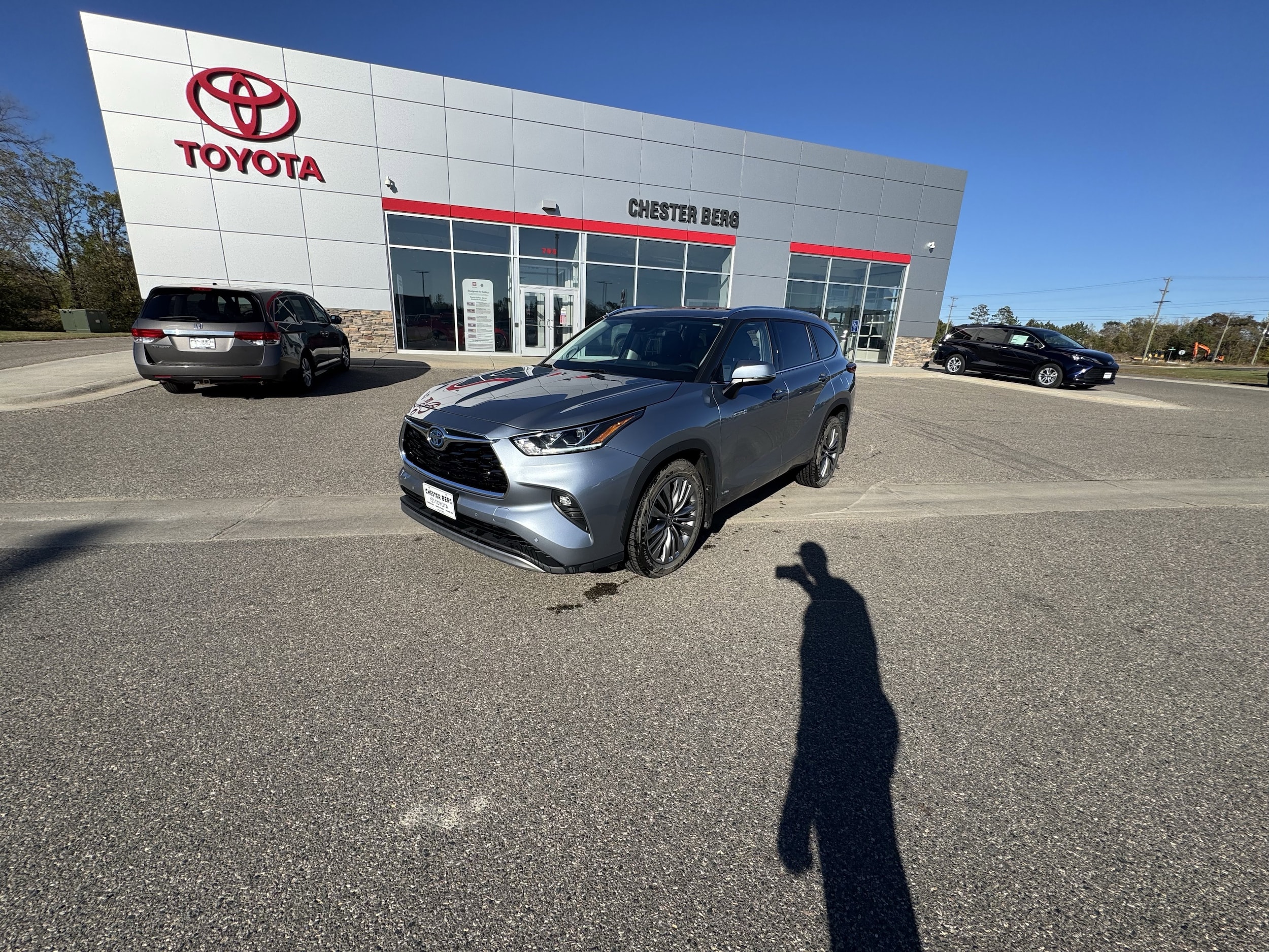 Used 2020 Toyota Highlander Platinum with VIN 5TDEBRCH1LS001231 for sale in Bemidji, Minnesota