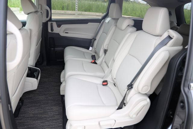 2026 Honda Odyssey EX-L - Photo 14