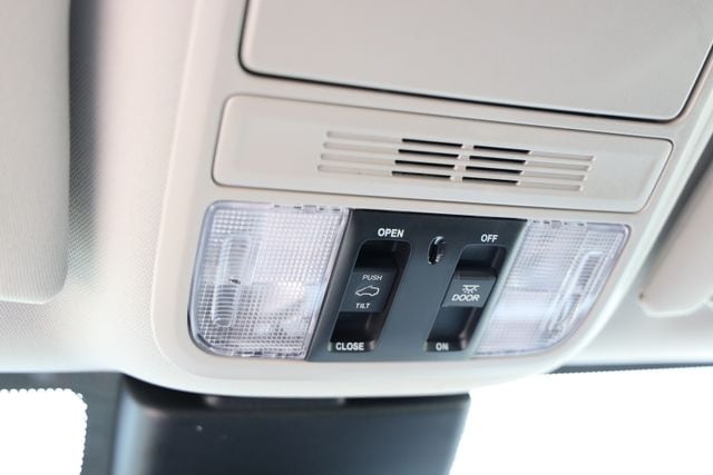 2026 Honda Odyssey Touring - Photo 29