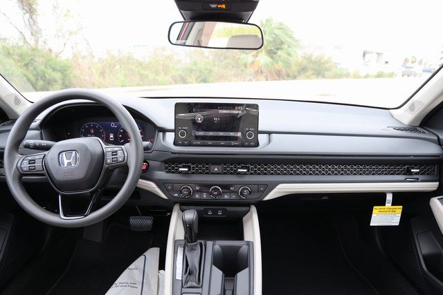 2025 Honda Accord SE - Photo 12