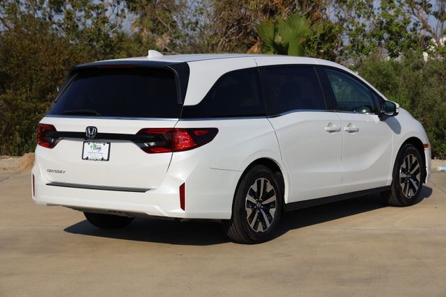 2026 Honda Odyssey EX-L - Photo 8