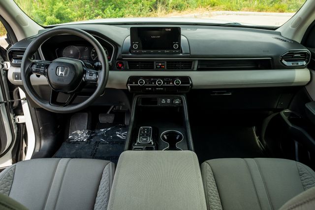 2023 Honda Pilot LX - Photo 8