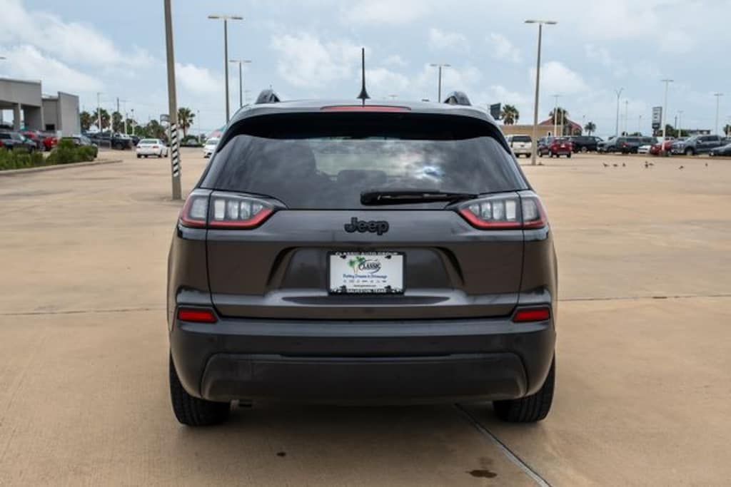 Used 2020 Jeep Cherokee Altitude SUV