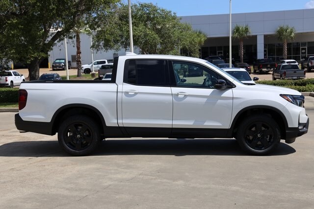 2025 Honda Ridgeline Black Edition photo 4