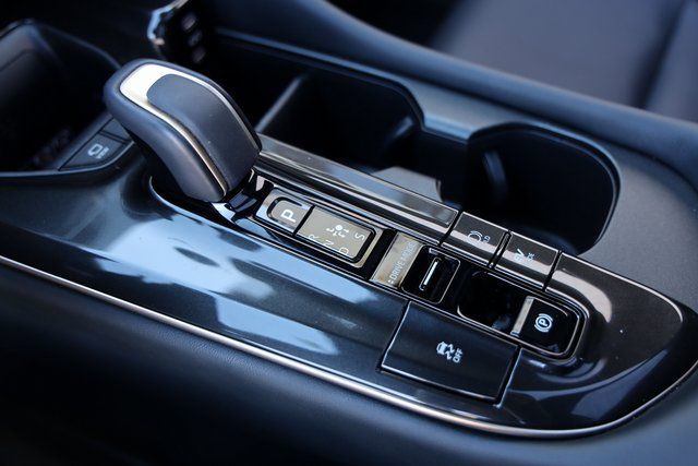 2025 Toyota Crown Signia Limited - Photo 22