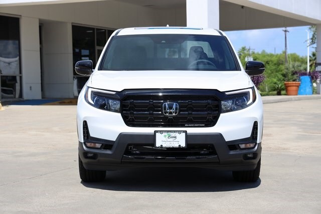 2025 Honda Ridgeline Black Edition photo 2