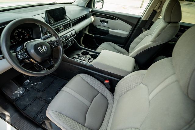 2023 Honda Pilot LX - Photo 7
