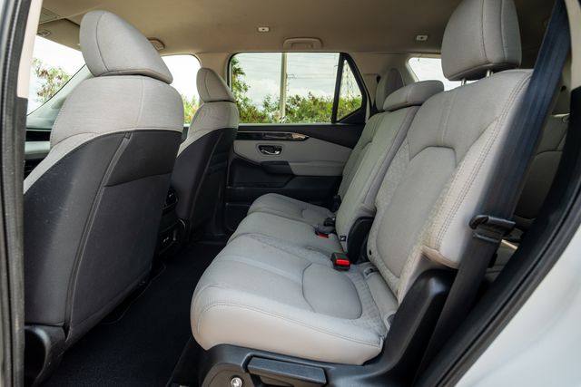 2023 Honda Pilot LX - Photo 9