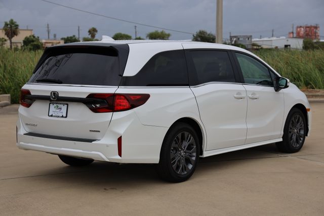 2026 Honda Odyssey Touring - Photo 8