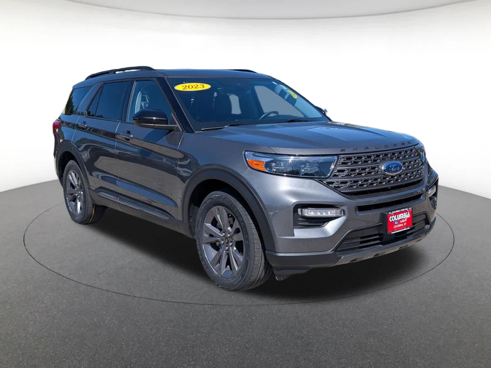 2023 Ford Explorer XLT 4WD's photo