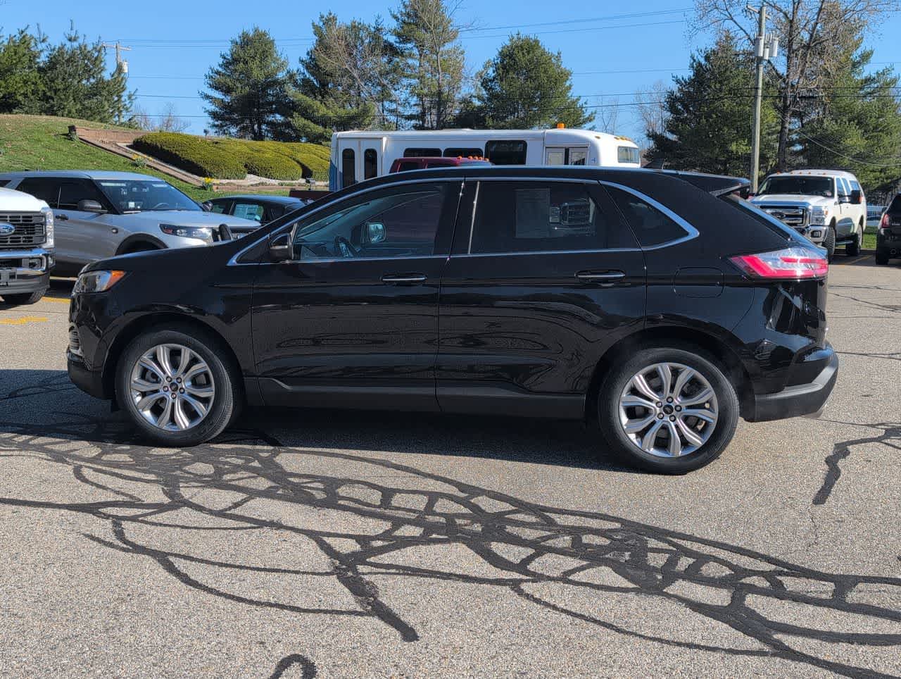 2024 Ford Edge Titanium photo 5