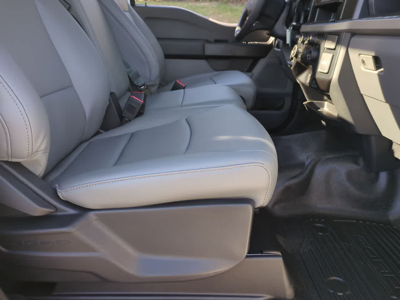 2026 Ford F-550 Super Duty Chassis Cab XL - Photo 23