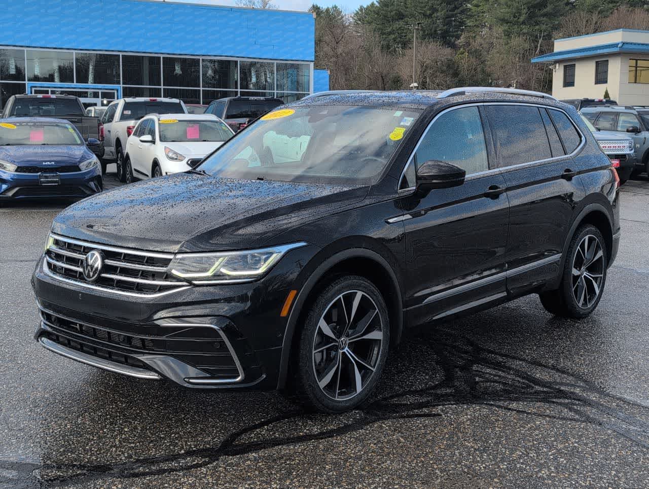 2022 Volkswagen Tiguan SEL R-Line photo 6