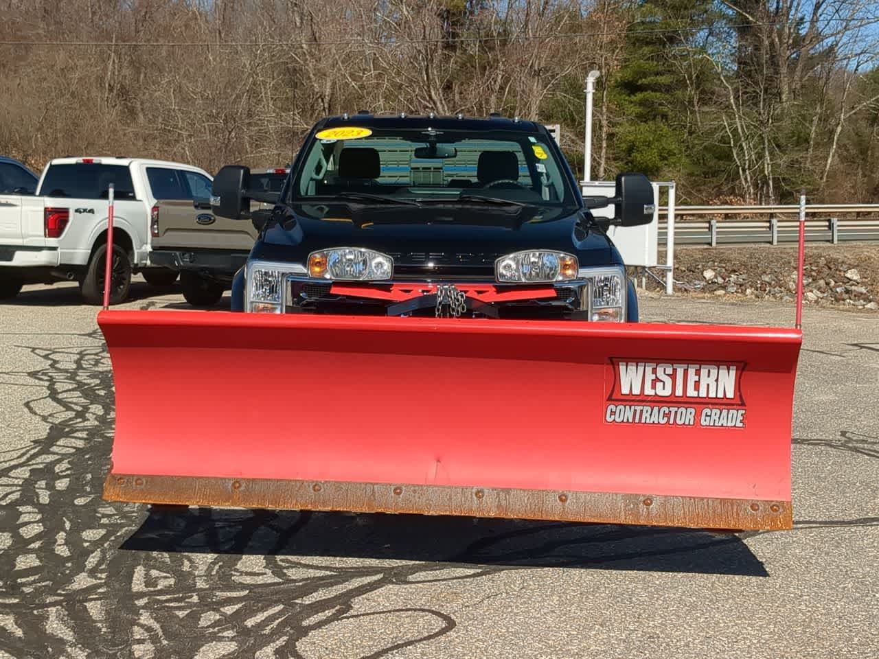 2023 Ford Super Duty F-450 DRW XLT 4WD Reg Cab 8 Box photo 3