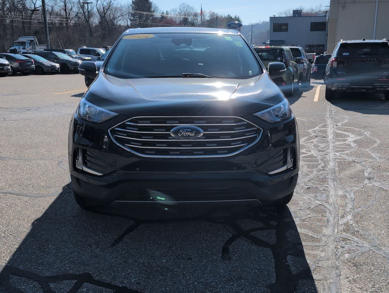 2024 Ford Edge Titanium photo 3