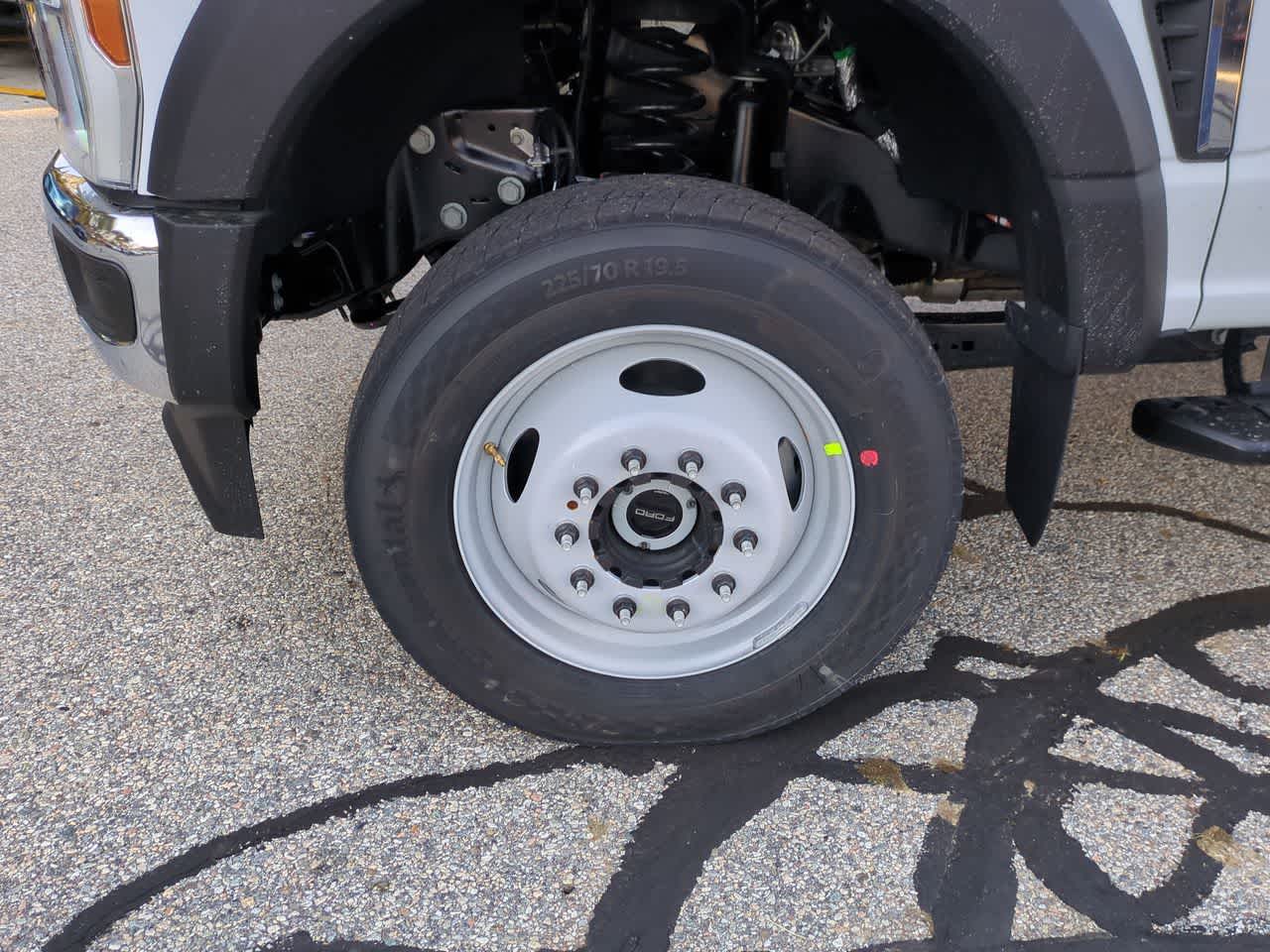 2026 Ford F-550 Super Duty Chassis Cab XL - Photo 30