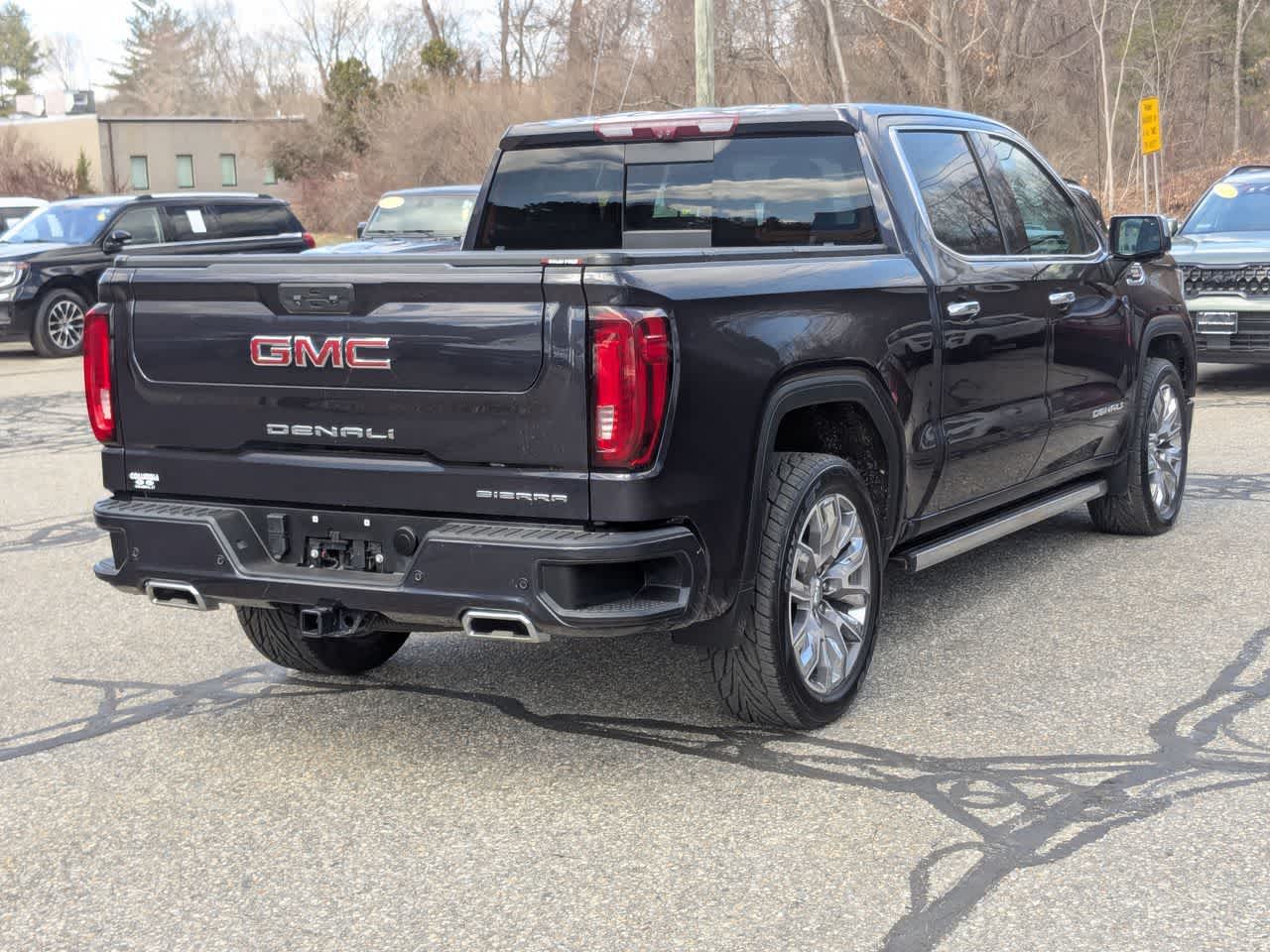 2023 GMC Sierra 1500 Denali 4WD Crew Cab 147 photo 2