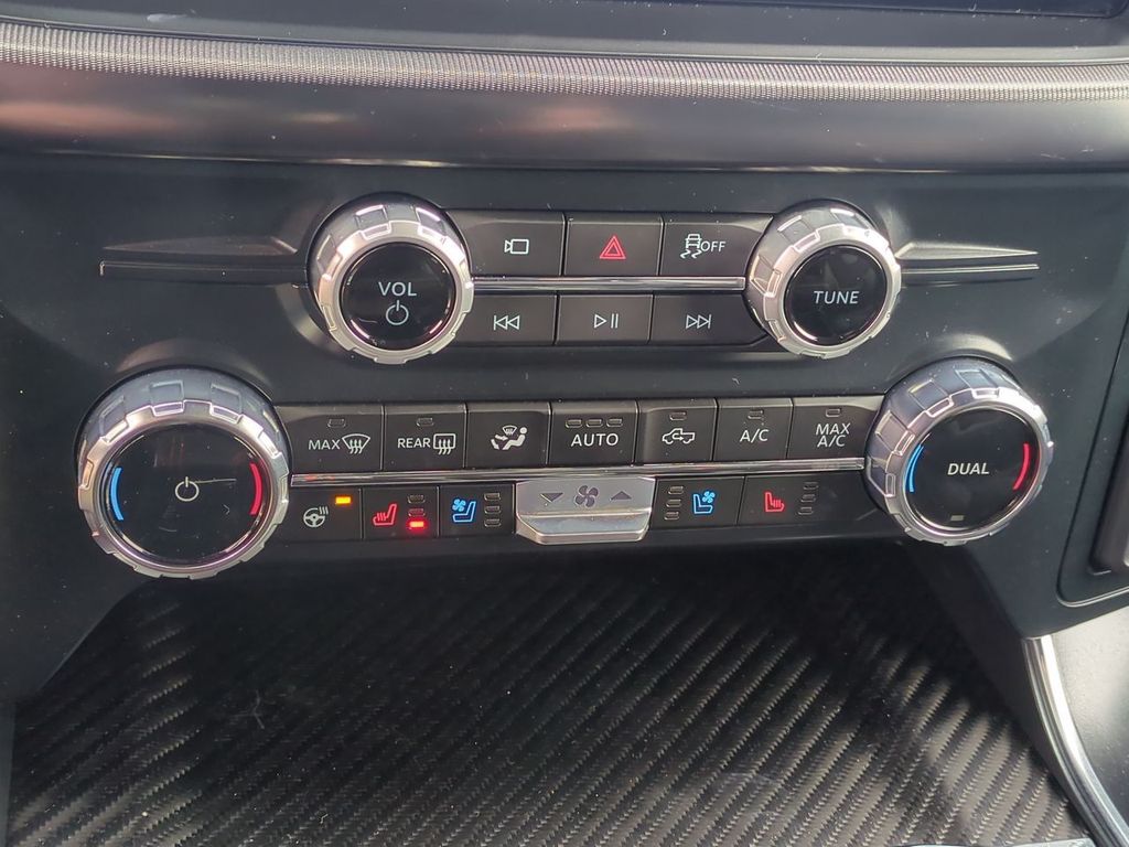 2025 Ford F-150 Raptor - Photo 17