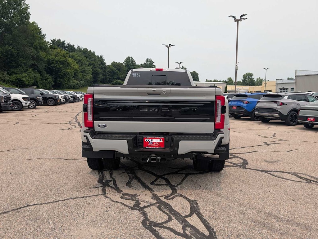 New 2026 Ford Super Duty F-450 DRW Platinum 4WD Crew Cab 8 Box Truck