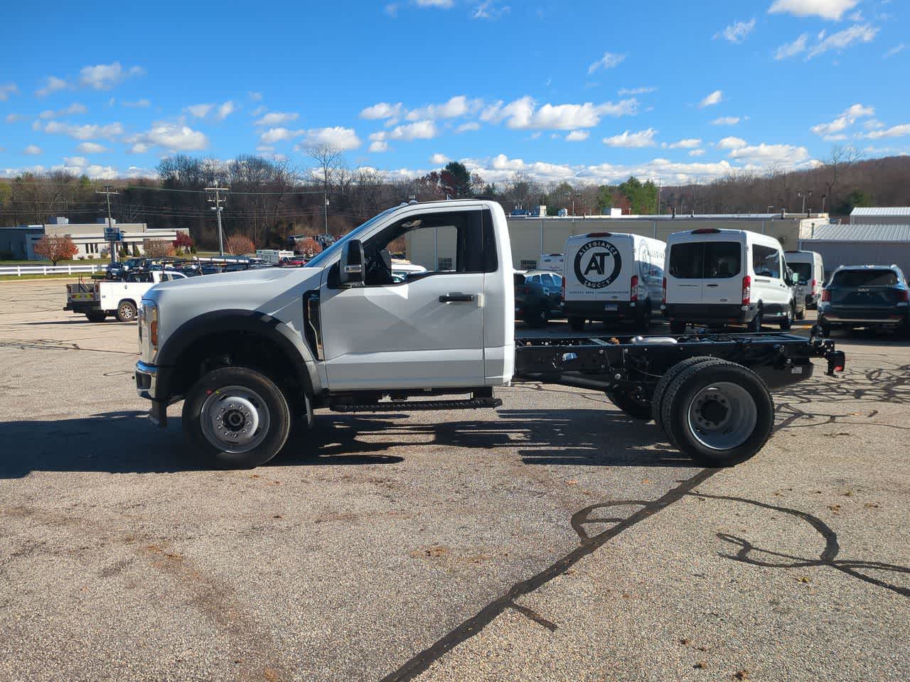2026 Ford F-550 Super Duty Chassis Cab XL - Photo 6