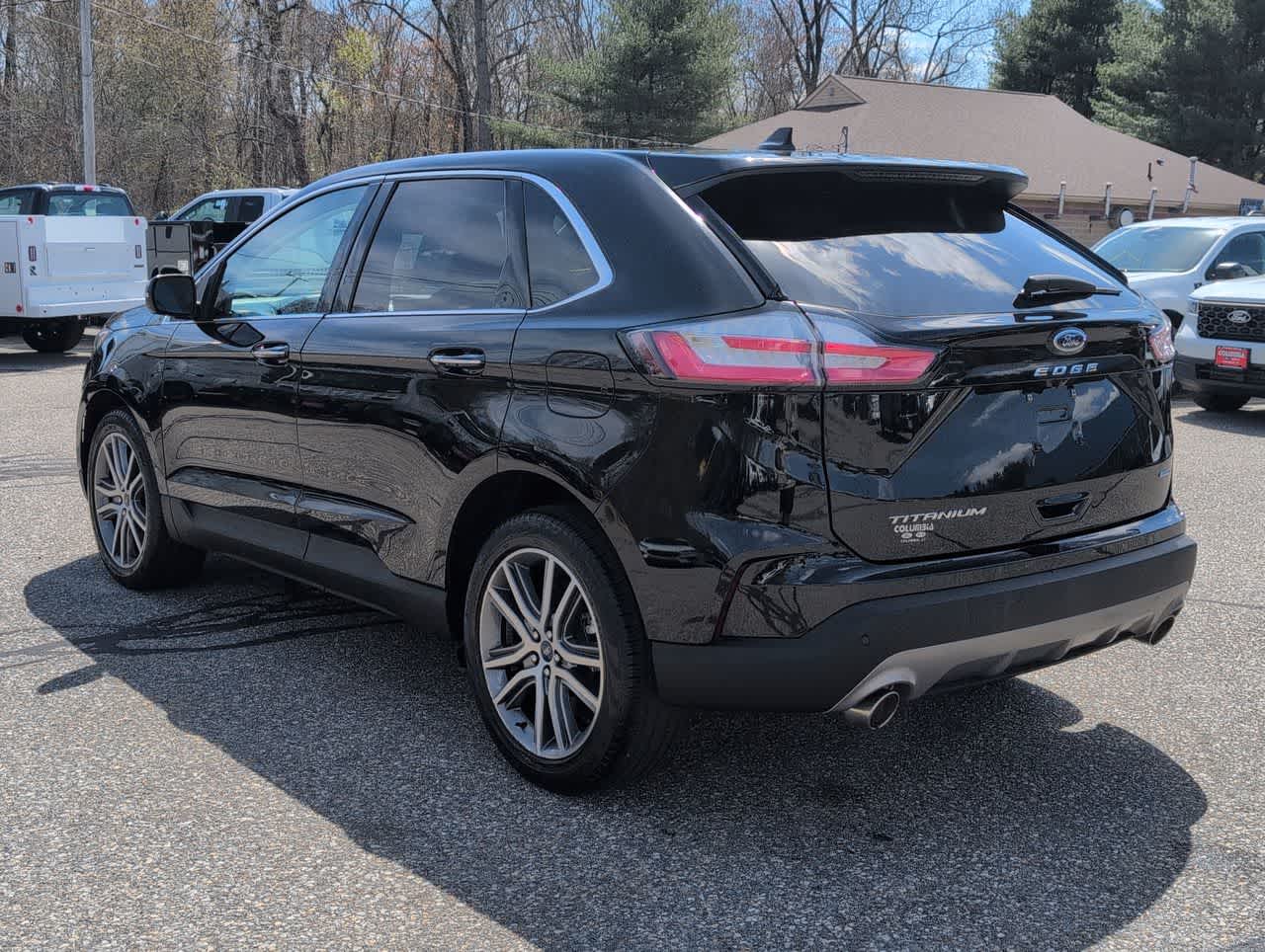 2022 Ford Edge Titanium photo 4