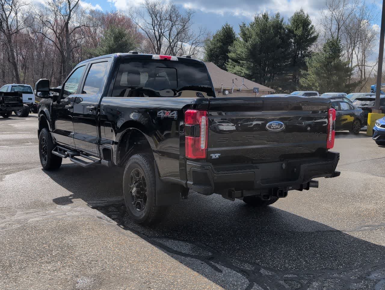 2023 Ford Super Duty F-250 Pickup XL 4WD Crew Cab 6.75 Box photo 4